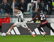 羅(luó)马+那(nà)不勒斯均上(shàng)演逆转好戏，两队同分，排名包揽前二