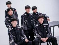 【一竞技1JingJi】LOL：LPL首支至(zhì)臻全(quán)华班诞生(shēng) AL新教练打脸Tabe