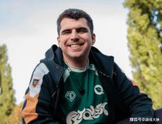 LOL选手吐槽女性生理期，镜头被全部剪掉，如今战队宣布将他开除