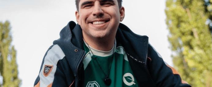 LOL选手吐槽女性生理期，镜头被全部剪掉，如今战队宣布将他开除