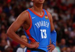 雷霆豪赌2换1，瞄准经验老将补强阵容，已成联盟最强战队