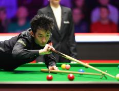 斯诺克大师赛：吴宜泽、肖国栋晋级八强