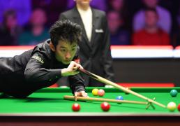 斯诺克大师赛：吴宜泽、肖国栋晋级八强