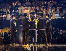 Chovy接(jiē)班LOL第一人！连夺两座国际赛冠(guān)军，加冕世(shì)界第一中單(dān)