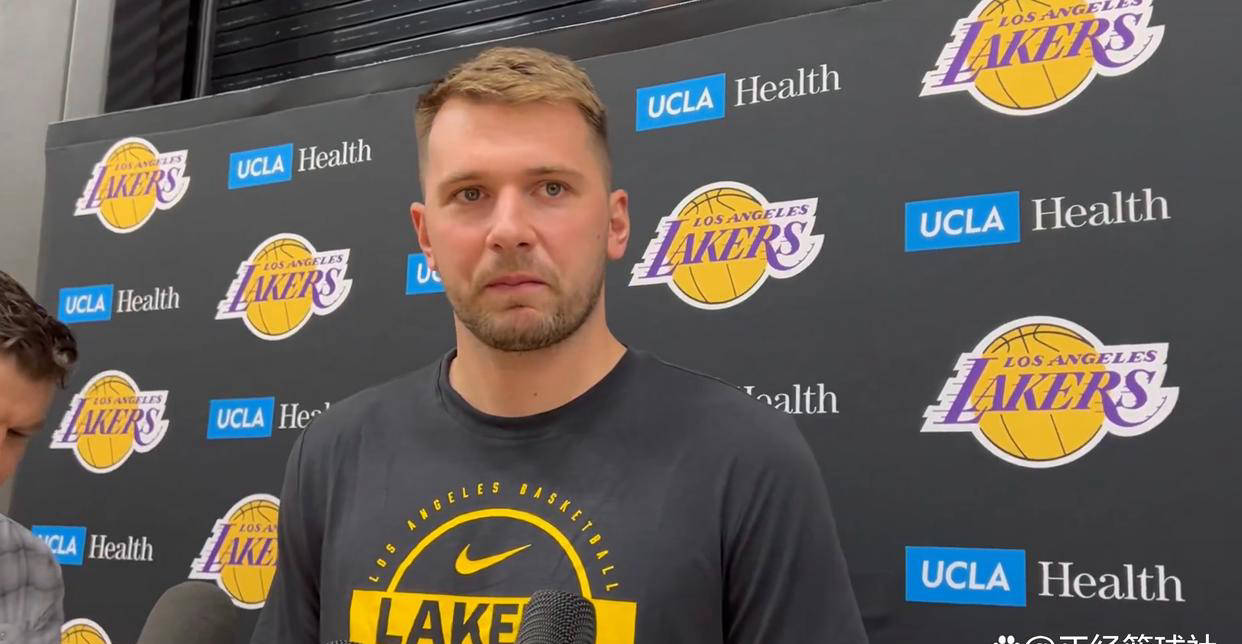 东契奇领袖风范！季前赛冠军心态