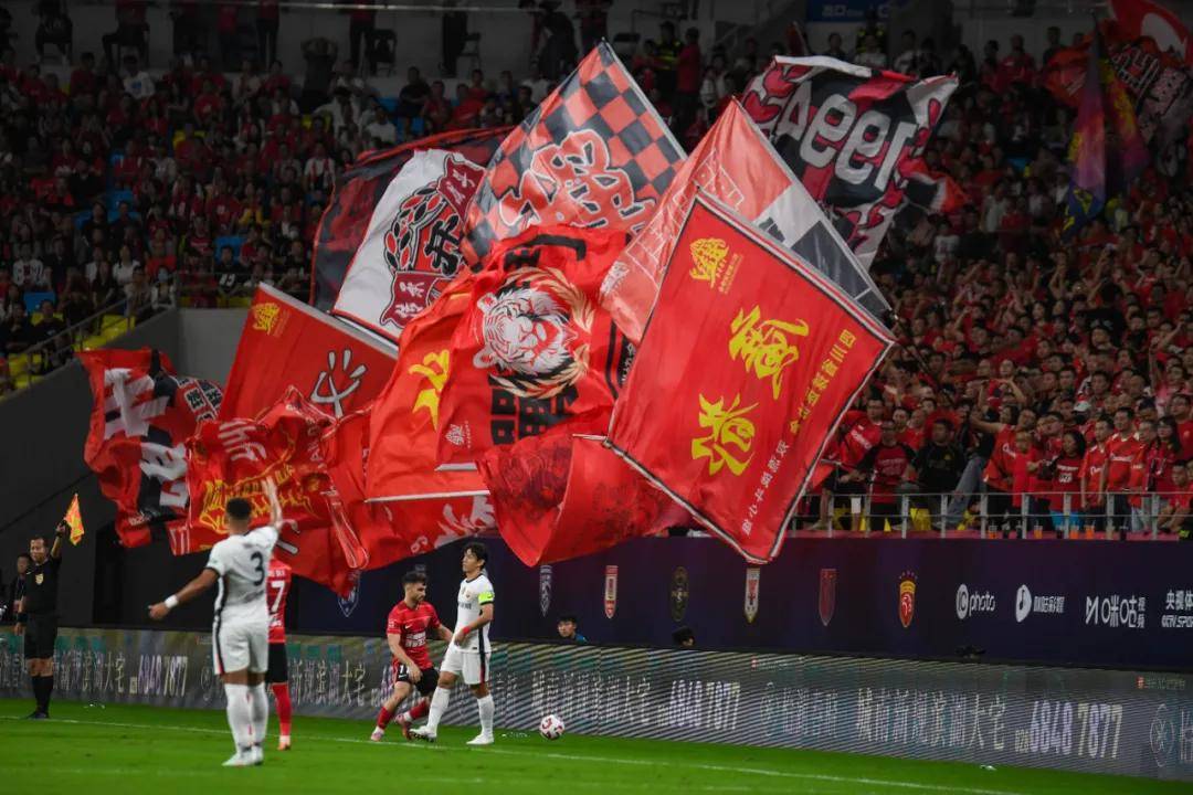 榜首大战,胜!成(chéng)都蓉城登顶