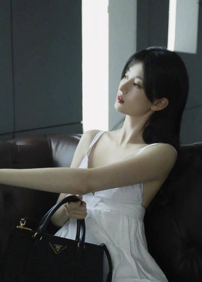 天呐！乔欣這(zhè)波操作太秀(xiù)了(le)，500亿豪(háo)门？秘密結(jié)婚(hūn)？這(zhè)是要上天！