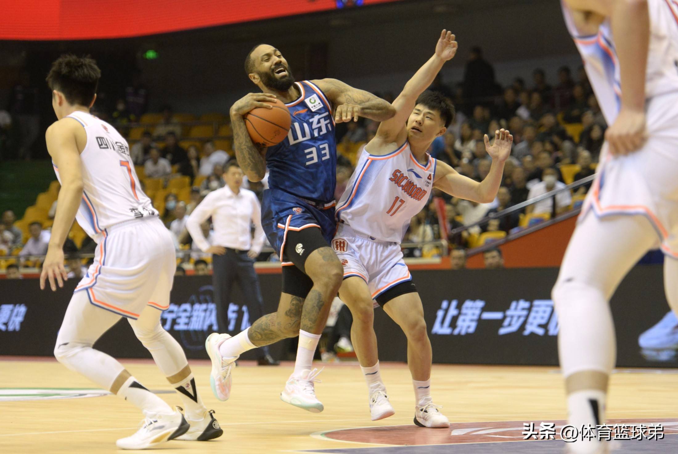 CBA破冰！擴(kuò)军、陞(shēng)降(jiàng)級(jí)双琯(guǎn)齐下，联赛迎來(lái)巨变