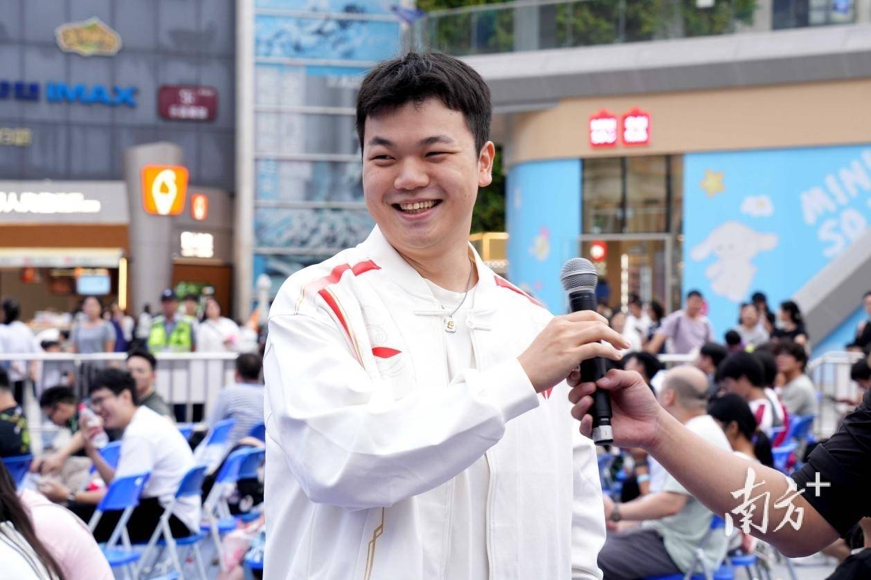 大湾区电竞迷再聚万江，LOL峡谷传奇观赛派对落幕