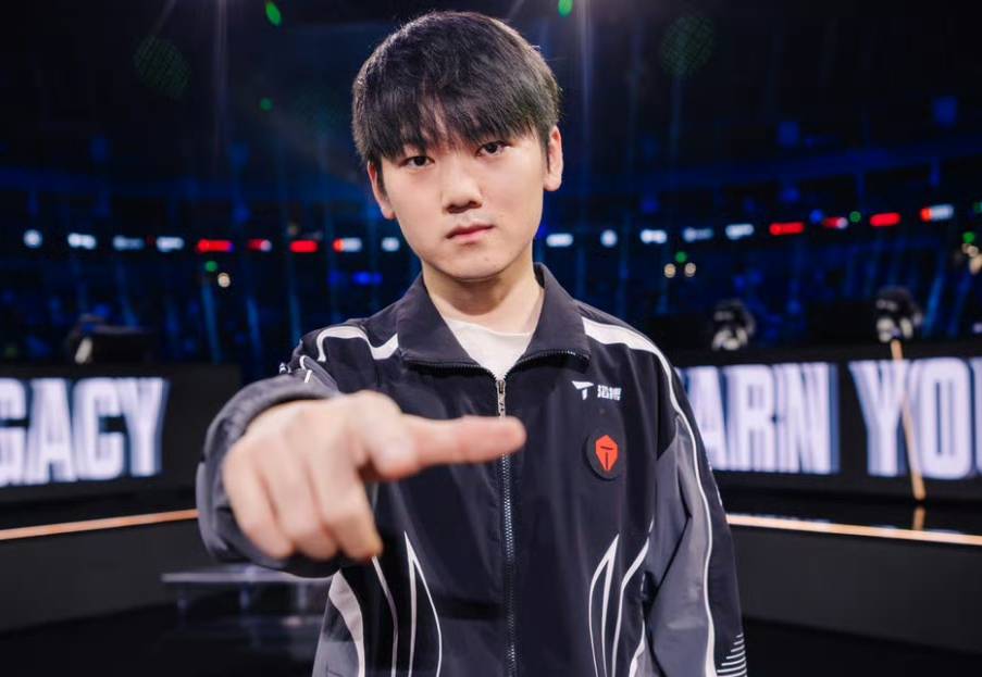 Jackeylove维护Kanavi引(yǐn)热议！再回应退役问题，Faker迎来坏消息(xī)